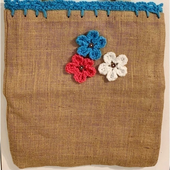 Hand Crafted Burlap straw top handle wicker Tote Bag  with Crochet Flower Detail - Picture 1 of 13